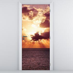 Fototapeta na drzwi - Słońce za chmurami (95x205cm)