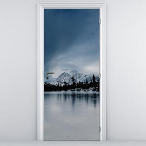 Fototapeta na drzwi - Na zamarzniętym jeziorze (95x205cm)
