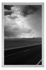 Plakat droga na środku pustyni w czerni i bieli
