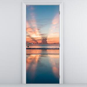 Fototapeta na drzwi - Promienie Słońca nad plażą Dayton (95x205cm)