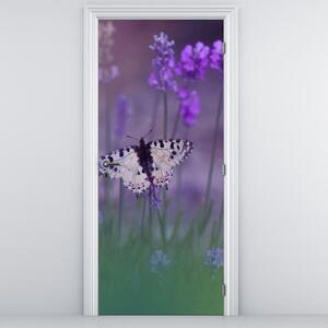 Fototapeta na drzwi - Motyl w lawendzie (95x205cm)