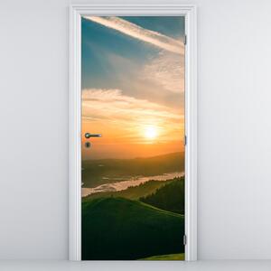 Fototapeta na drzwi - Wschód Słońca nad morzem (95x205cm)