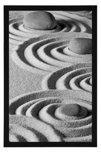 Plakat Kamienie Zen w piaskowych kręgach w czarno-białym wzorze