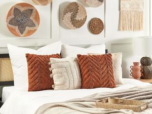 Poduszka dekoracyjna bawełna 45 x 45 cm geometryczny wzór pomarańczowa Lewisia Beliani