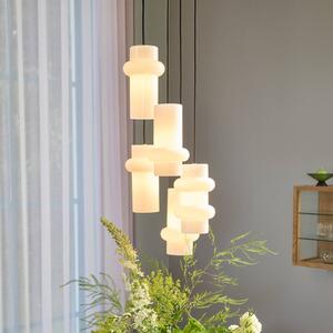 Hübsch Lampa wisząca Pilule Down, możliwość ściemniania, biały / opal, salon / jadalnia, szkło, skandynawski