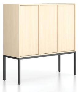 Szafa biurowa FRAME, niska, czarna podstawa, 3x drzwi, 1299 x 450 x 1331 mm, PUSH-lock, brzoza