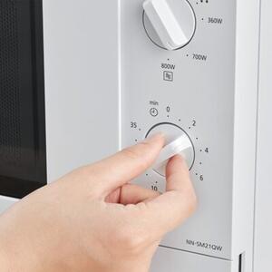 Kuchenka mikrofalowa PANASONIC NN-SM21QWEPG 800 W średnica 25.5 cm pojemność 20L Biały