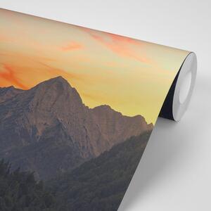 Samoprzylepna fototapeta zachód słońca w górach