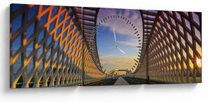 Obraz nowoczesnej architektury mostowej (z zegarem) (90x30 cm)
