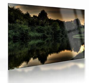 Obraz na szkle - jezioro przy lesie (70x50 cm)