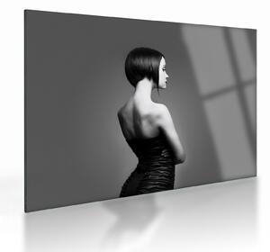 Obraz na szkle eleganckiej kobiety (70x50 cm)