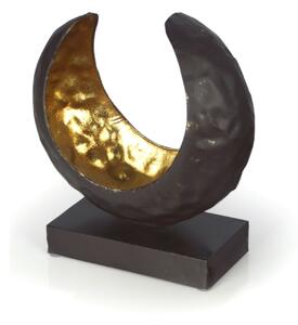 Dekoracja metalowa w kształcie półksiężyca na drewnianej podstawie