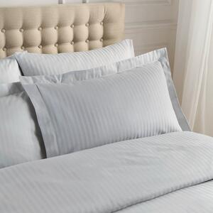 Adamaszkowe poszewki na poduszki zestaw 2 szt. 50x75 cm Satin Stripe – Catherine Lansfield