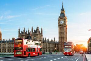 Fotografia London Big Ben and traffic on Westminster Bridge, Sylvain Sonnet