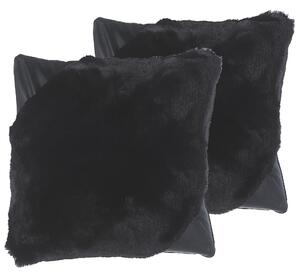 Dwie poduszki dekoracyjne włochacze futrzaki sztuczne futro 42x42cm czarne Ehnar Beliani