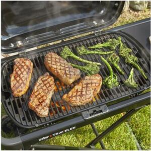 Grill ogrodowy gazowy WEBER Traveler 1501742 Zamykany, żeliwny ruszt, półki boczne, termometr