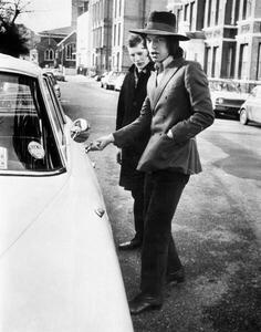 Fotografia Jagger singer with the Rolling Stones about to get into his car c 1970