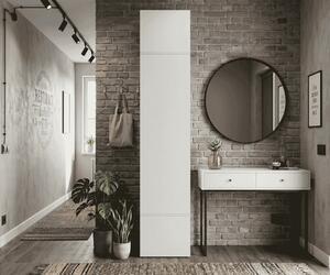 Wysoka biała szafa do przedpokoju 238cm | Umeblowana.com