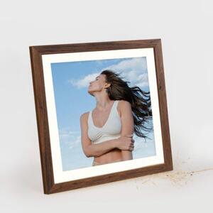 Brązowa ramka na zdjęcia w rozmiarze 30x30 cm FRAMAI®