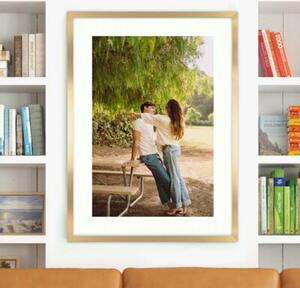 Złota ramka na zdjęcia w rozmiarze 60x80 cm FRAMAI®