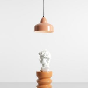 Lampa wisząca w modnym koralowym kolorze Como