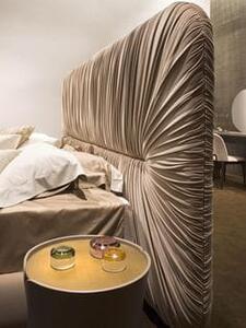 Rama łóżka 120x200 ze ścianką tapicerowaną CAPACCIO + Pojemnik | Tkaniny i Kolory Do Wyboru
