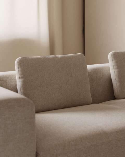 Beżowa poduszka na sofę Blok – Kave Home
