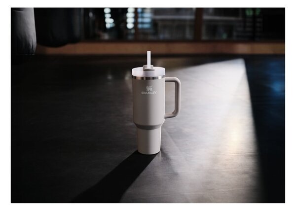 Jasnoszary termos ze słomką ze stali nierdzewnej 1,18 l Quencher H2.0 FlowState Tumbler Ash – Stanley