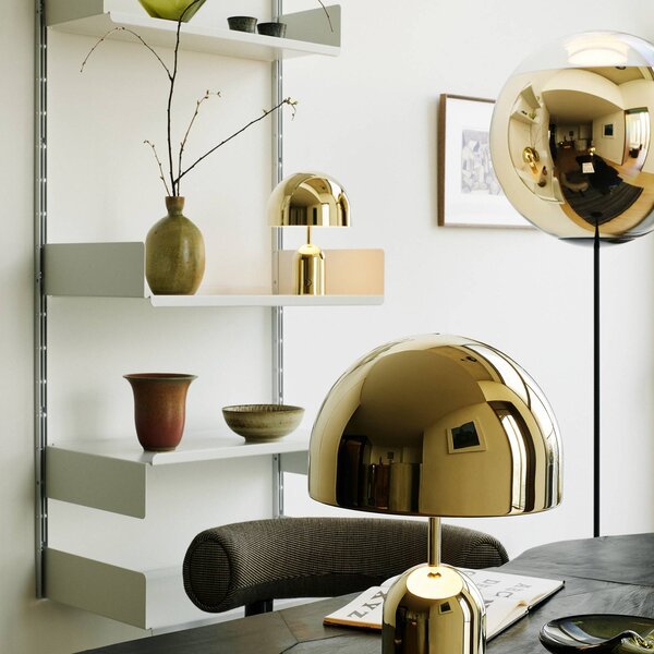 Tom Dixon Lampa stołowa akumulatorowa BELL PORTABLE, złota, 28 cm IP44 możliwość ściemniania, mosiężny / złoty, salon / jadalnia, tworzywo sztuczne, design