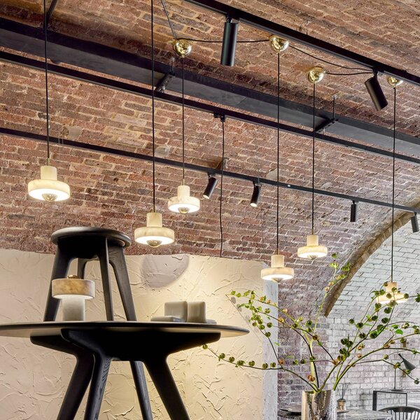 Tom Dixon Lampa wisząca designerska Stone, możliwość ściemniania, biały / opal, salon / jadalnia, kamień, design