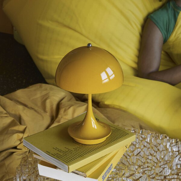 Louis Poulsen Panthella PORTABLE 160 V3, nieprzezroczysty żółty 160, możliwość ściemniania, żółty / pomarańczowy, salon / jadalnia, tworzywo sztuczne, design