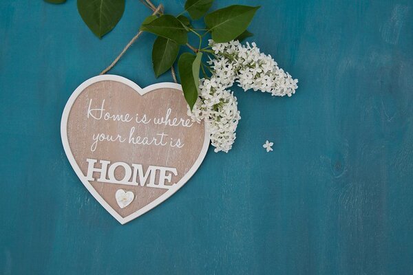 Fototapeta serce z cytatem - Home is where your heart is