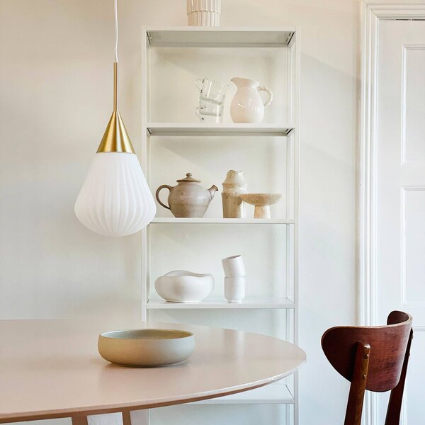 Dyberg Larsen Lampa wisząca designerska Ballon, możliwość ściemniania, biały / opal, salon / jadalnia, szkło, design