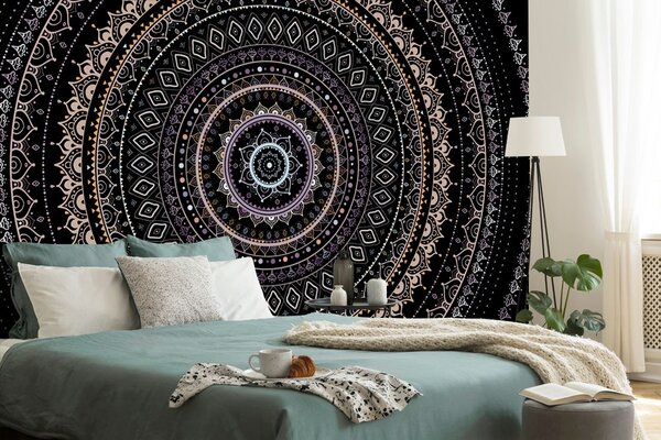 Tapeta Mandala z wzorem słońca w fioletowych odcieniach