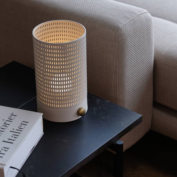 Dyberg Larsen Lampa stołowa design Mesh, możliwość ściemniania, biały / opal, salon / jadalnia, metal, design
