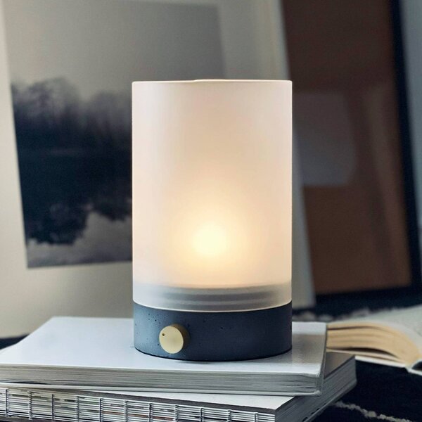 Dyberg Larsen Lampa stołowa design Cozy, możliwość ściemniania, aluminiowy / szary / cynkowy, salon / jadalnia, beton, design
