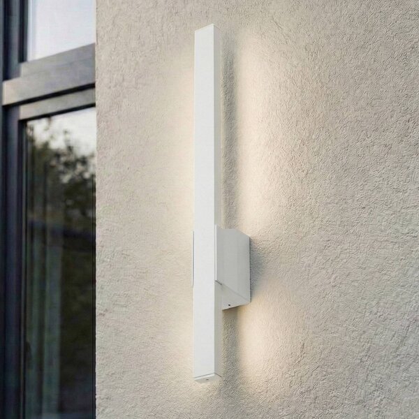 Kinkiet zewnętrzny LED Sakari Lindby, biały / opal, aluminium, nowoczesny