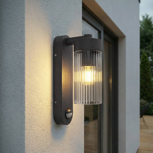 Lampa zewnętrzna z czujnikiem ruchu Kaliro Lindby, możliwość ściemniania, czarny, aluminium, nowoczesny