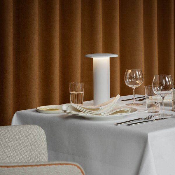 FRITZ HANSEN Lampa stołowa LED Solae, możliwość ściemniania, biały / opal, salon / jadalnia, aluminium, nowoczesny