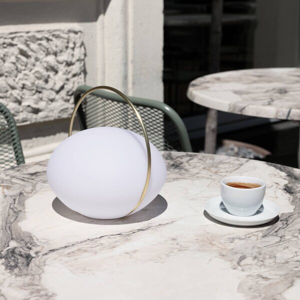 UMAGE lampa stołowa LED z akumulatorem Orbit, biała/mosiężna, IP44, CCT możliwość ściemniania, biały / opal, salon / jadalnia, tworzywo sztuczne, design