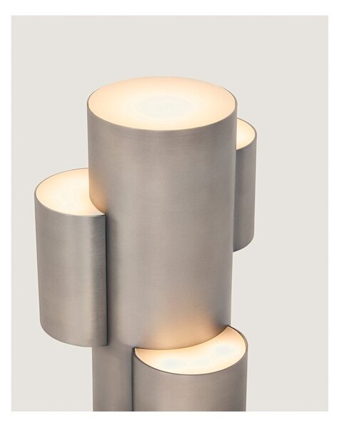 Metalowa lampa stołowa LED ze ściemniaczem w kolorze srebra (wysokość 26,5 cm) Adrina – Kave Home
