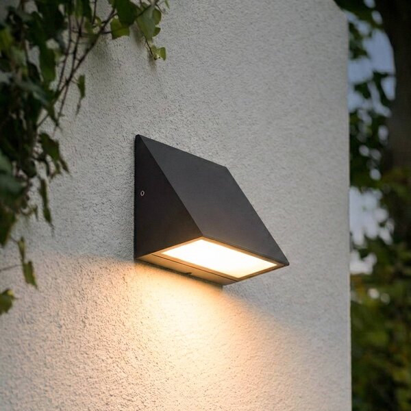 Kinkiet zewnętrzny LED Triava Lindby, czarny, aluminium, nowoczesny