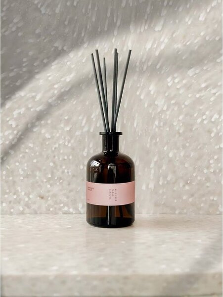 Dyfuzor #42 White Pepper, Tobacco, Vanilla – Perfumed Prague