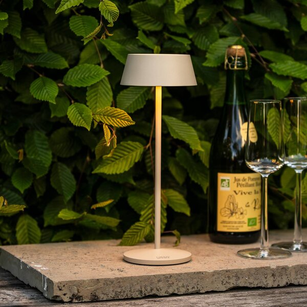 Konstsmide Lampa stołowa LED z akumulatorem Menton, kolor piaskowy, wysokość 27 cm, IP54, możliwość ściemniania, kremowy / amber, salon / jadalnia, aluminium, nowoczesny