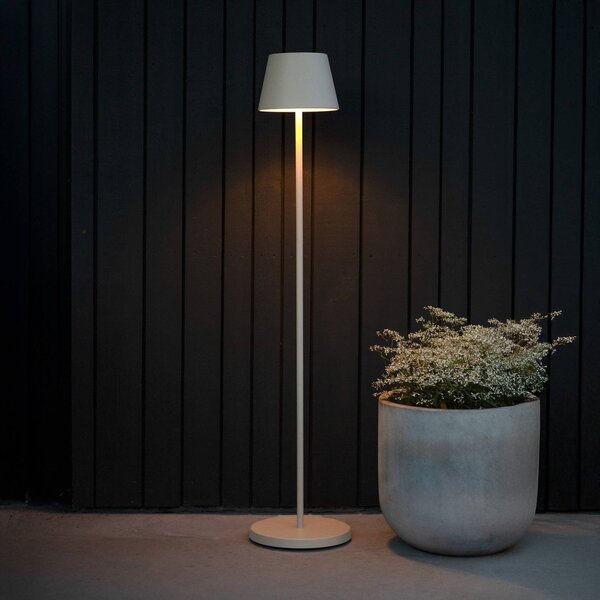 Konstsmide Lampa stojąca LED z akumulatorem Pomezia, kolor piaskowy, 124 cm, IP54, USB możliwość ściemniania, kremowy / amber, salon / jadalnia, aluminium, nowoczesny