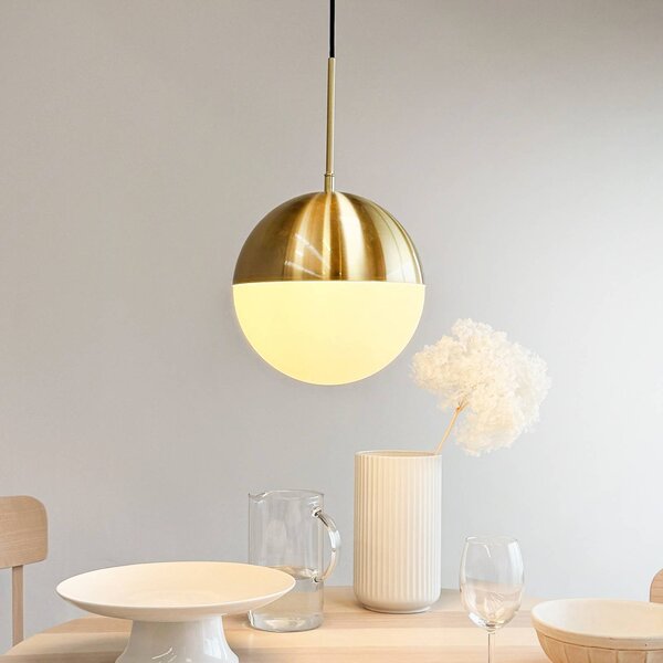 Dyberg Larsen Lampa wisząca Nova D25, możliwość ściemniania, mosiężny / złoty, salon / jadalnia, metal, skandynawski