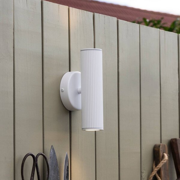 Globen Lighting Kinkiet Hubble, biały, wysokość 21 cm, IP44 możliwość ściemniania, biały / opal, salon / jadalnia, aluminium