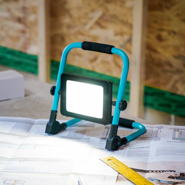 EGLO Reflektor zewnętrzny LED Avelar, czarny/turkusowy, szerokość 31 cm, metalowy Avelar, czarny, aluminium
