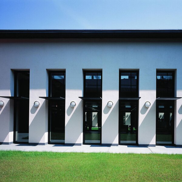 Artemide Kinkiet zewnętrzny Niki, możliwość ściemniania, aluminiowy / szary / cynkowy, stal szlachetna, nowoczesny