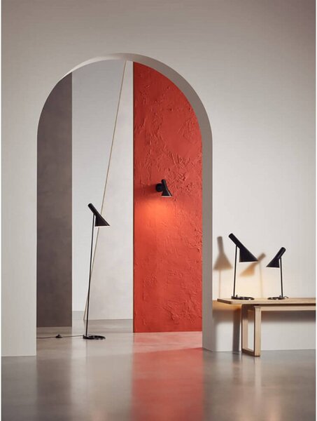 Louis Poulsen Lampa stołowa AJ Mini, biały / opal, salon / jadalnia, metal, design
